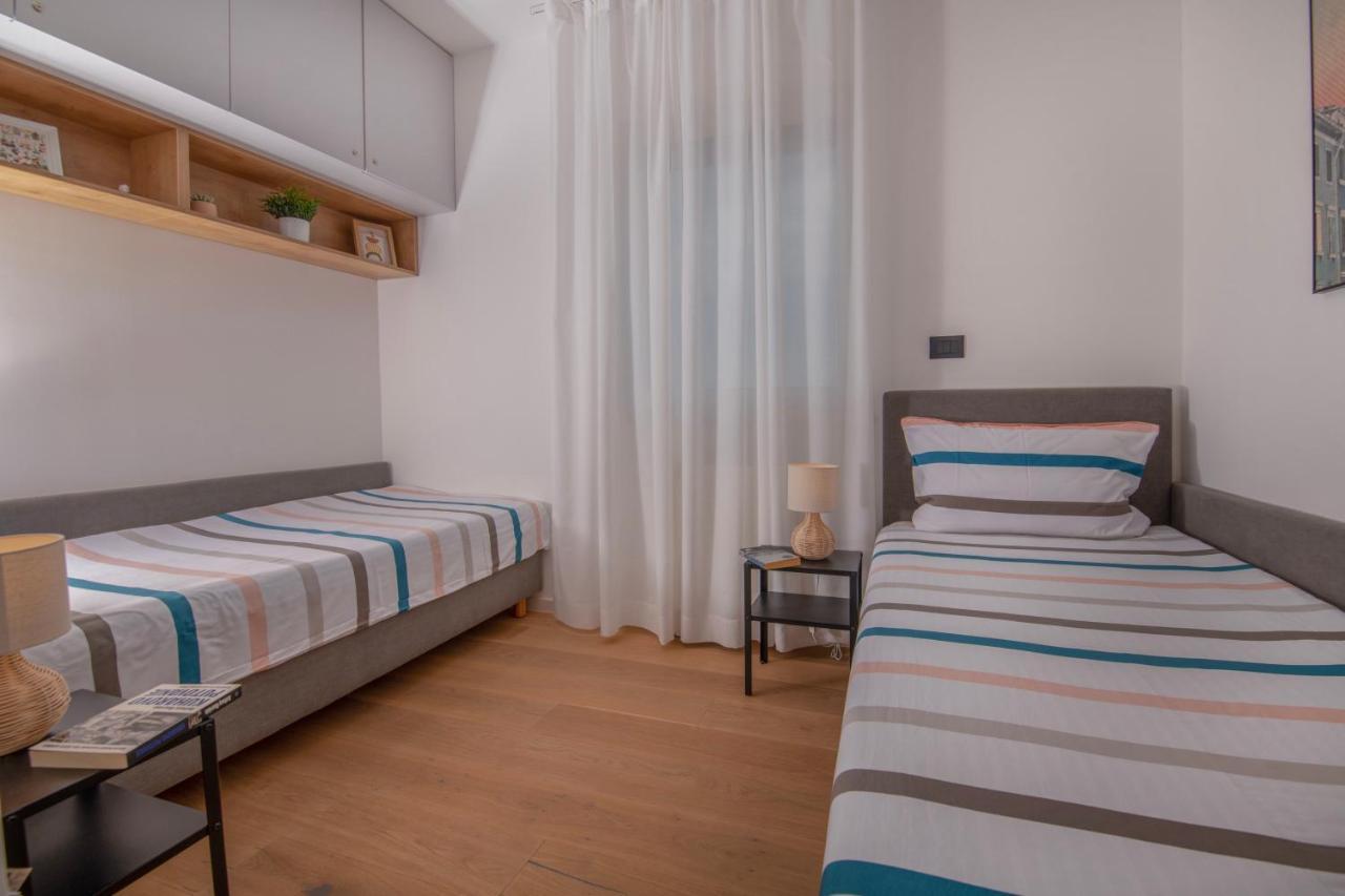 Family & Friends Pula - Top Floor - Free Parking المظهر الخارجي الصورة