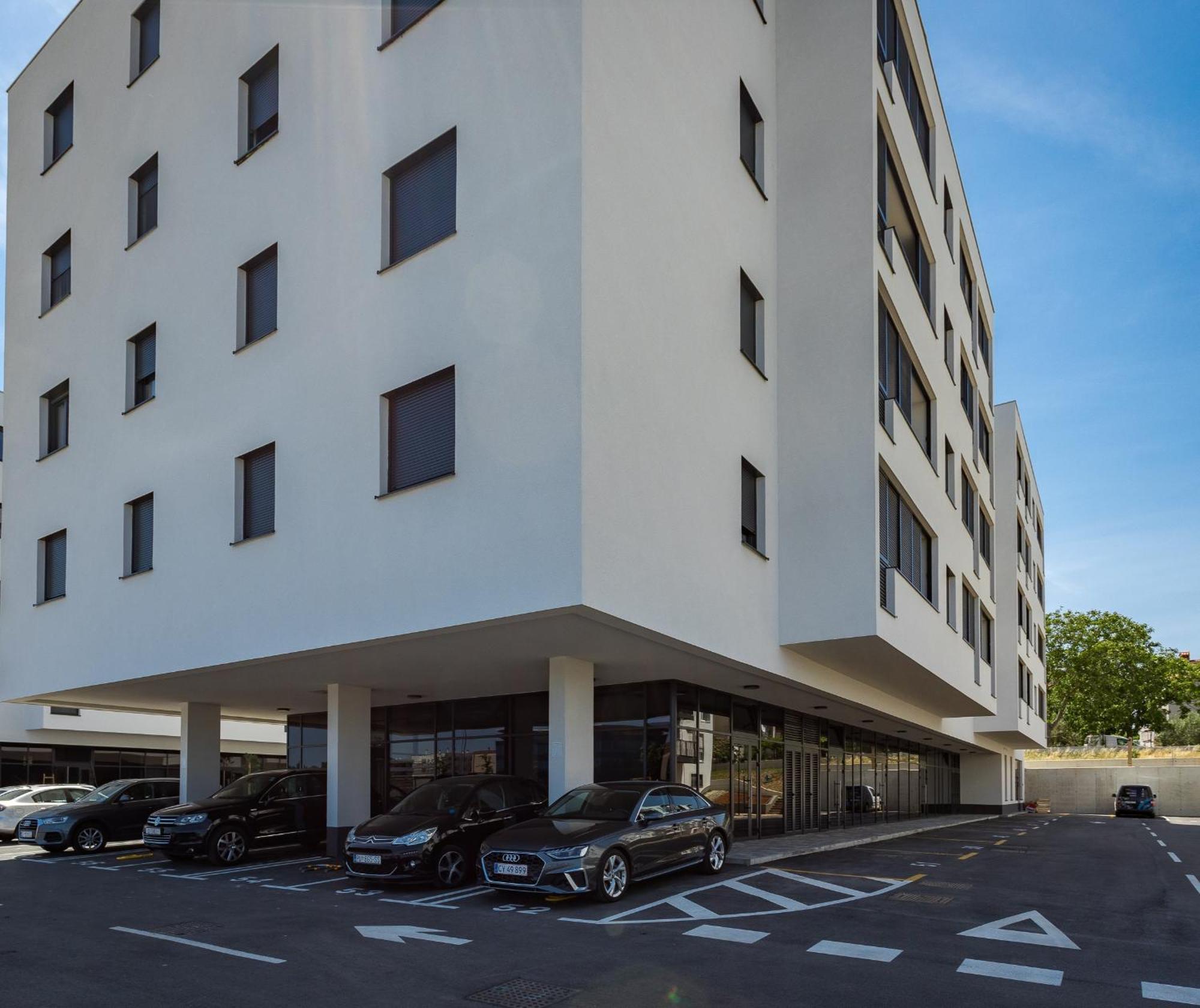 Family & Friends Pula - Top Floor - Free Parking المظهر الخارجي الصورة